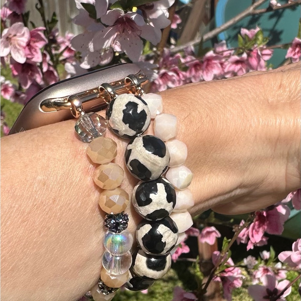 Stylish Beaded Apple Watch Band Set in Black and Cream